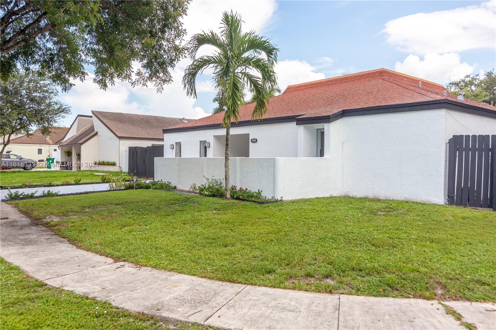 COUNTRY SECTION 1 - Residential