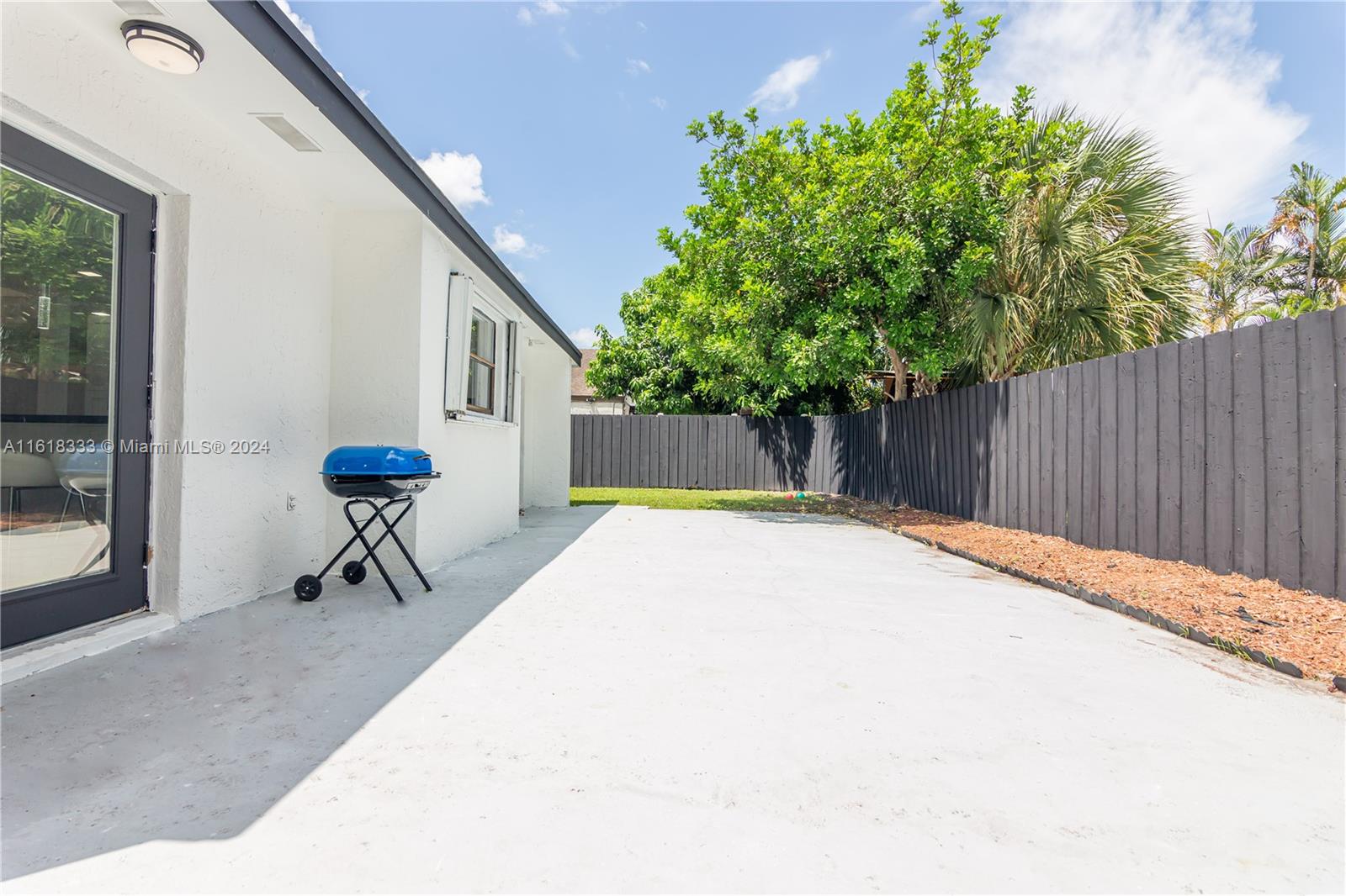 COUNTRY SECTION 1 - Residential