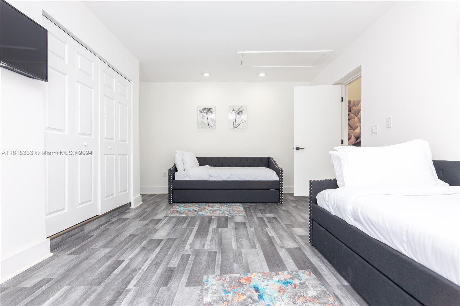 COUNTRY SECTION 1 - Residential