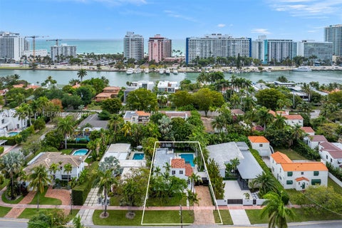 Photo of 5237 La Gorce Drive, Miami Beach, FL 33140 (MLS # A12085154)