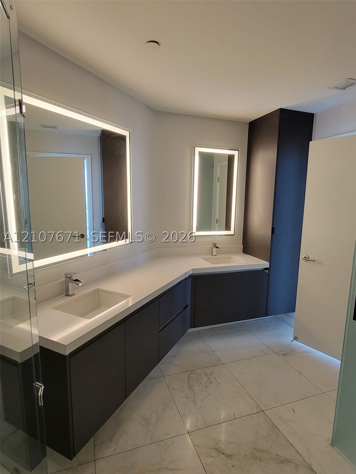 851 NE 1st Ave 4306