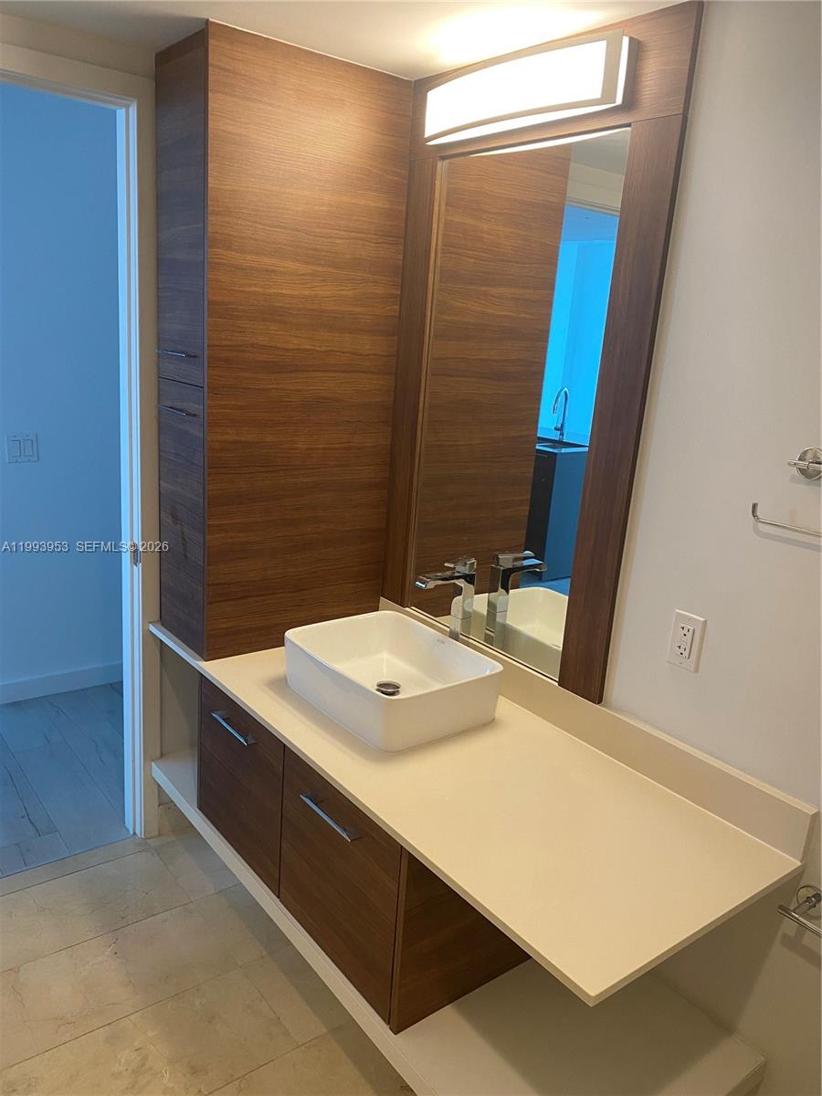 THE CRIMSON CONDOMINIUM - Residential