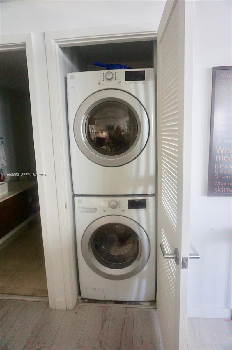 THE CRIMSON CONDOMINIUM - Residential