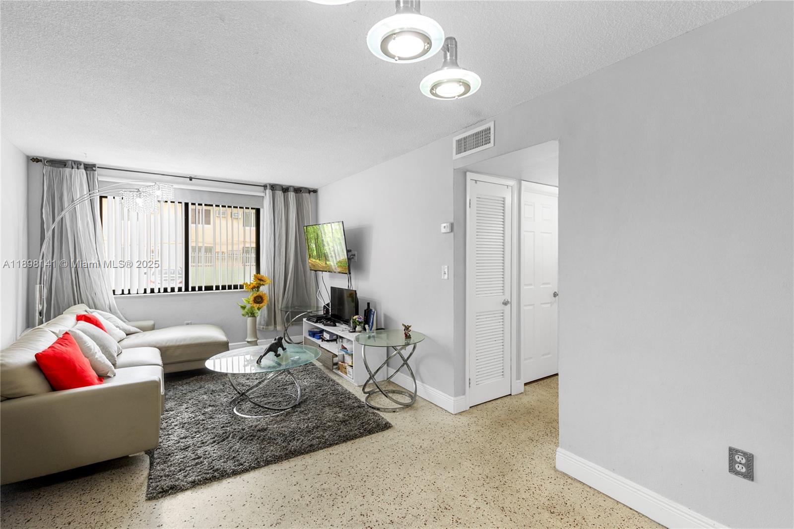 1530 SW 2nd St 106