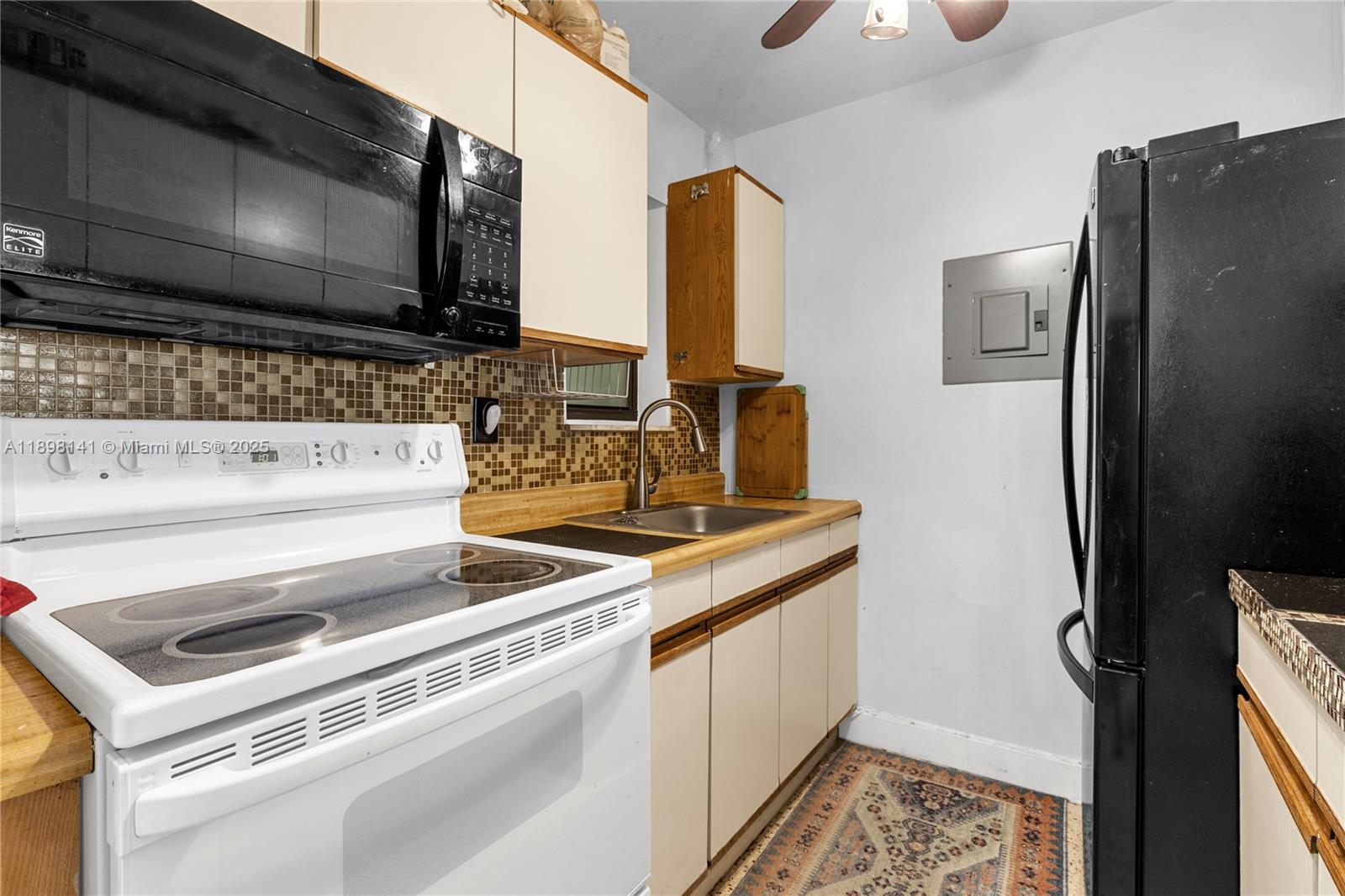 VILLA DEL SOL CONDO - Residential