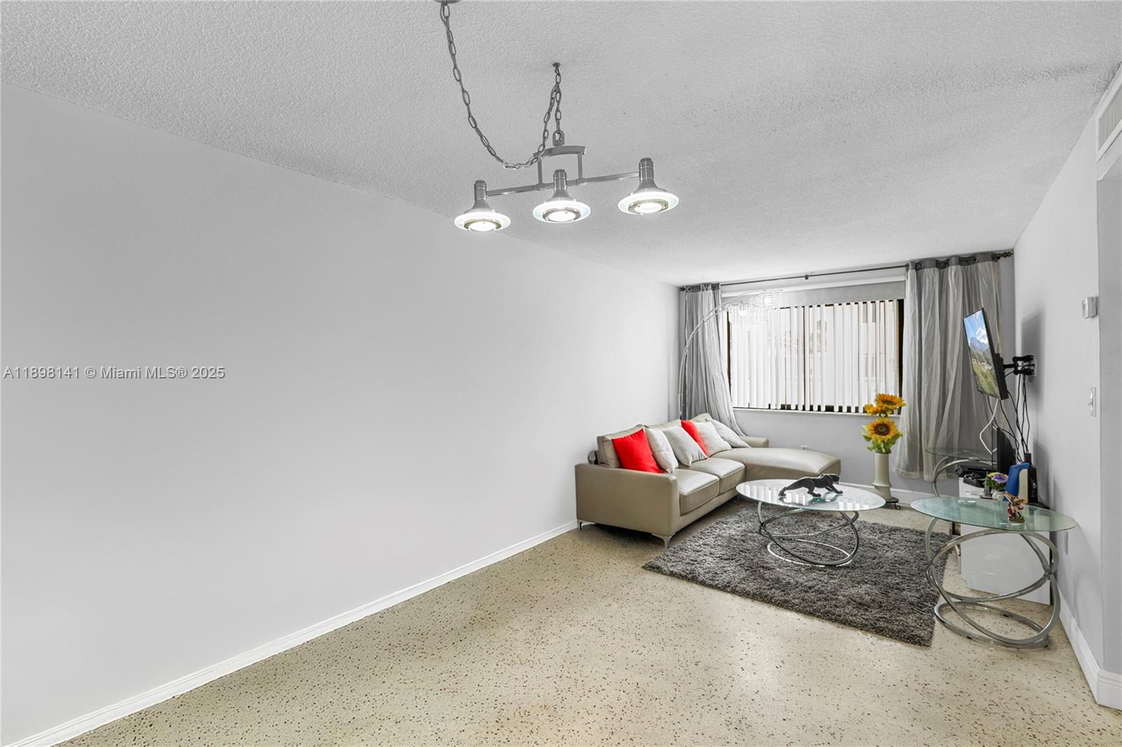 1530 SW 2nd St 106