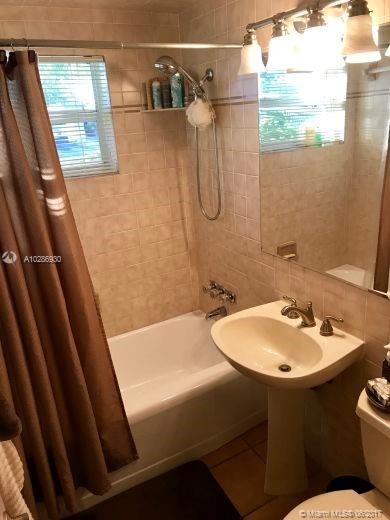 LAUDERDALE ISLES NO 2-BLK - Residential Lease