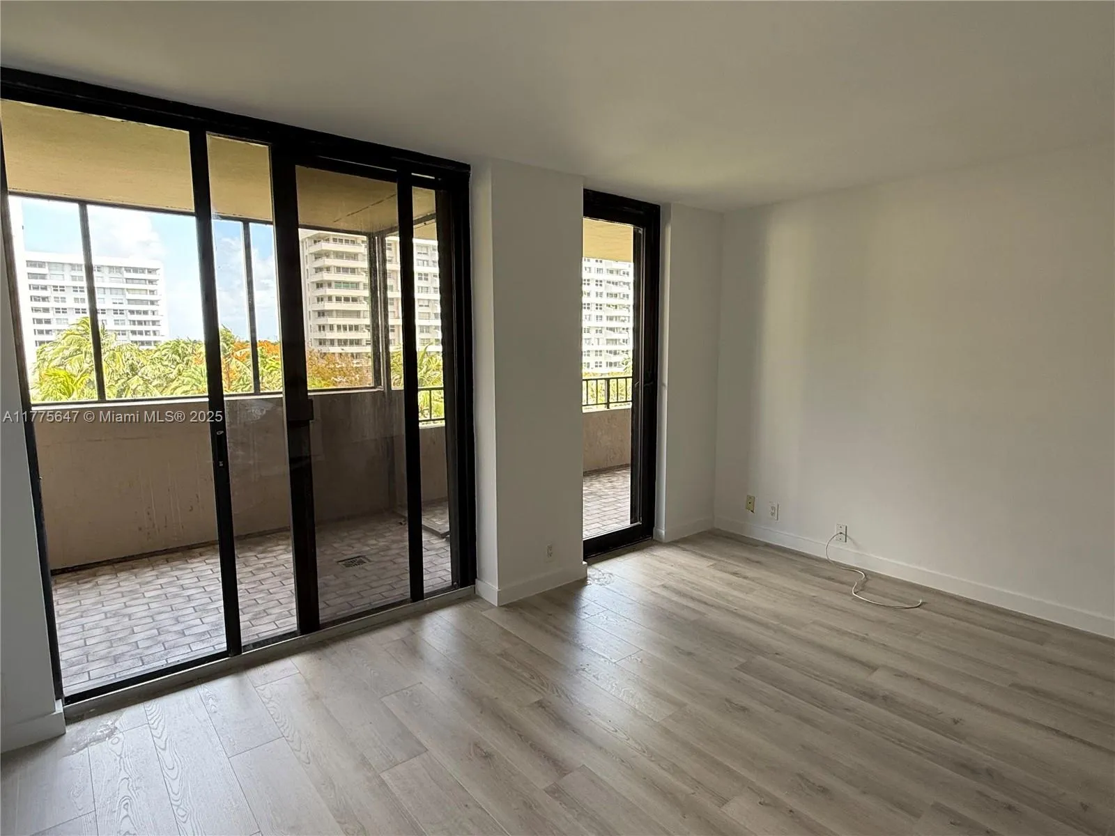 Key Biscayne, Florida 33149, United States, 2 Bedrooms Bedrooms, ,2 BathroomsBathrooms,Residential,Active,100751