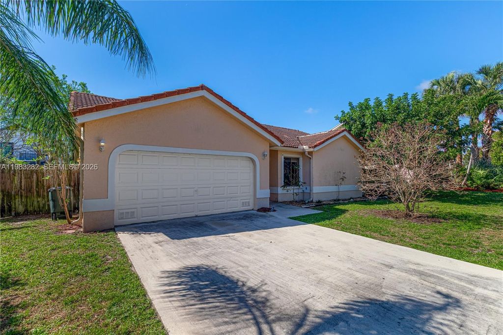 Photo of 330 Apache Ln, Boca Raton, FL 33487 (MLS # A11983282)