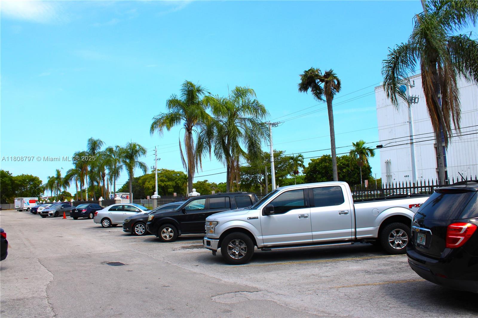 CONDADO REAL CONDO - Residential