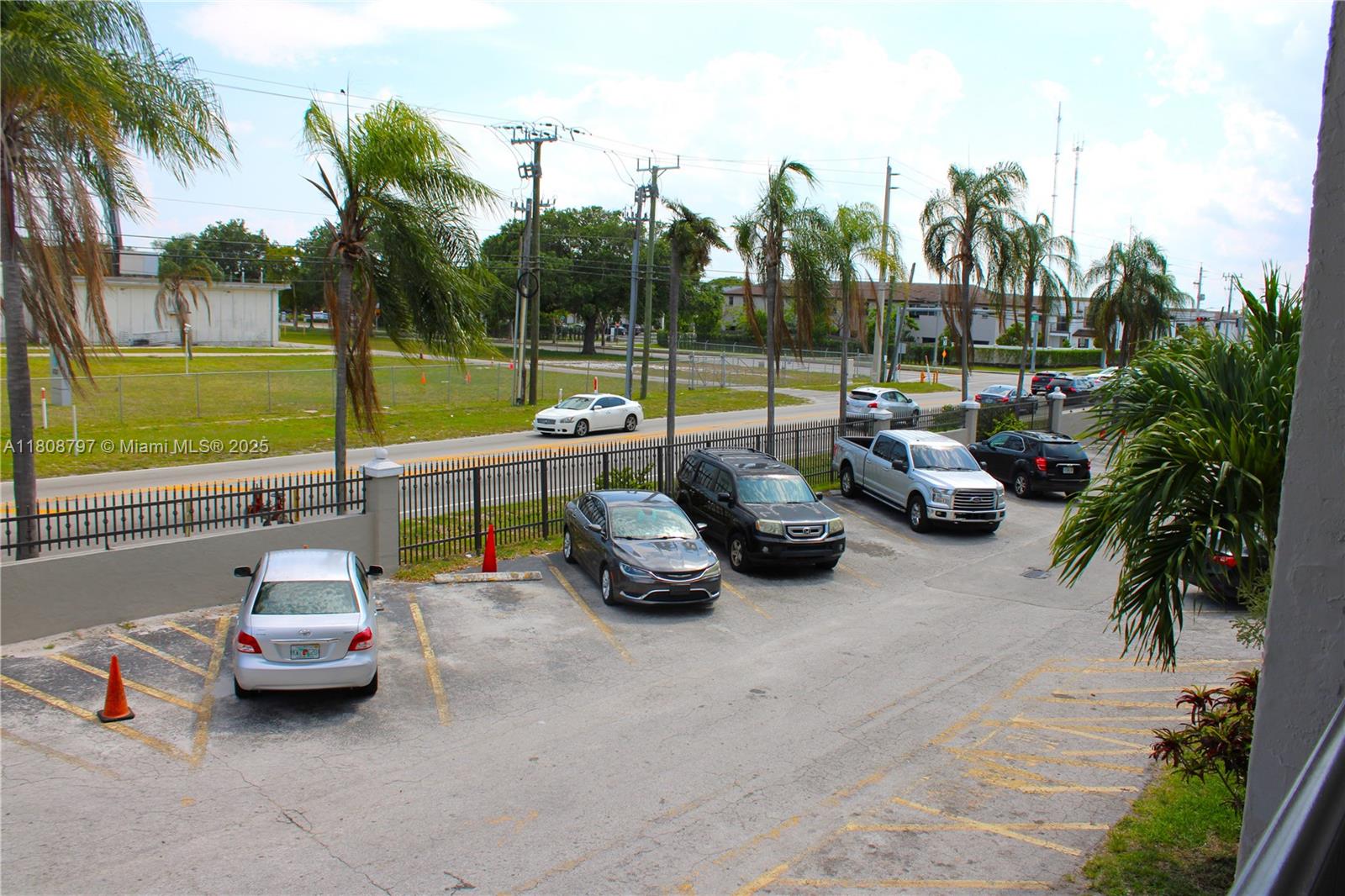 CONDADO REAL CONDO - Residential