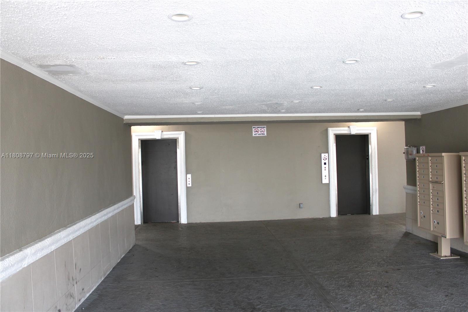 CONDADO REAL CONDO - Residential