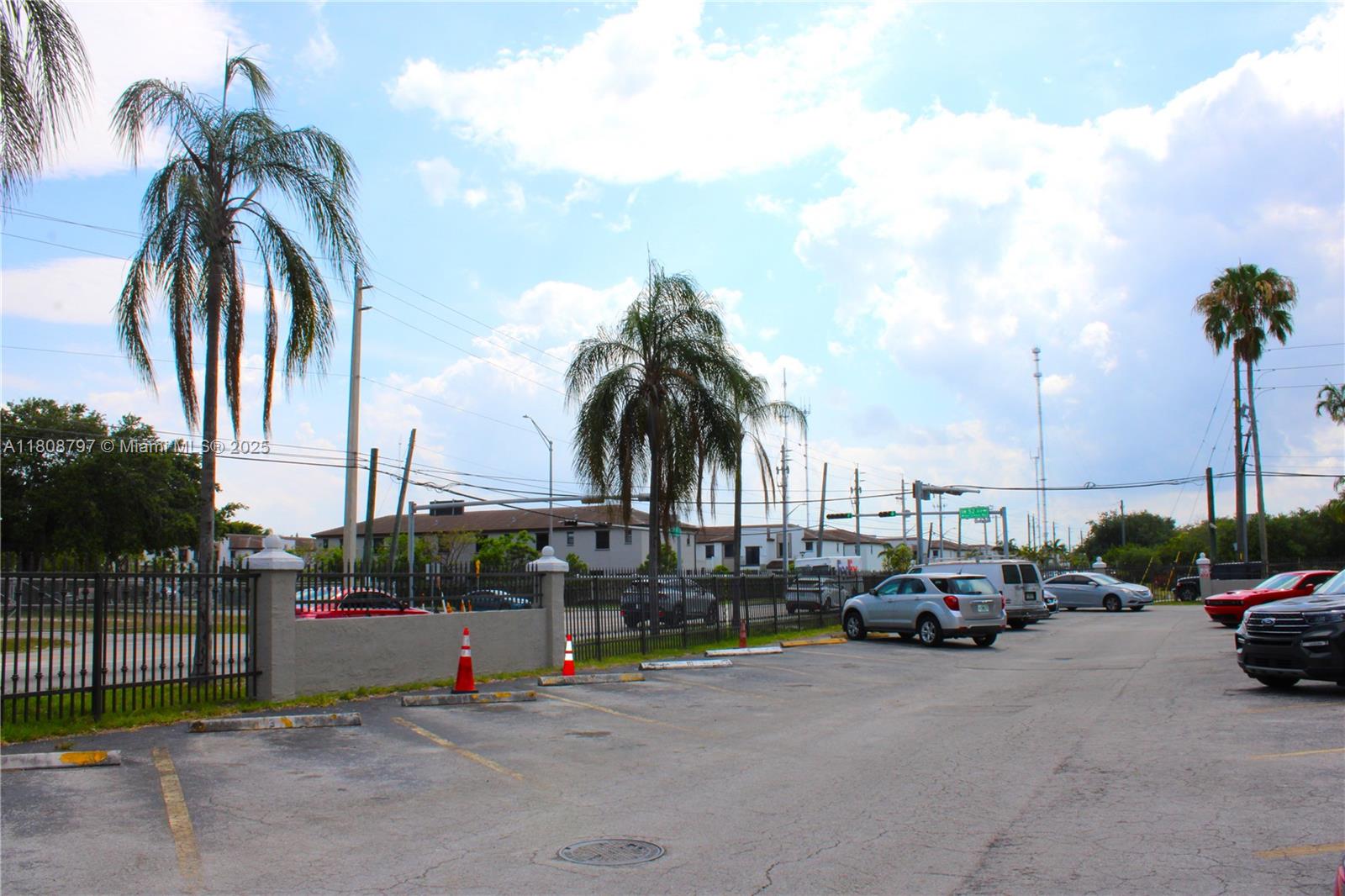 CONDADO REAL CONDO - Residential