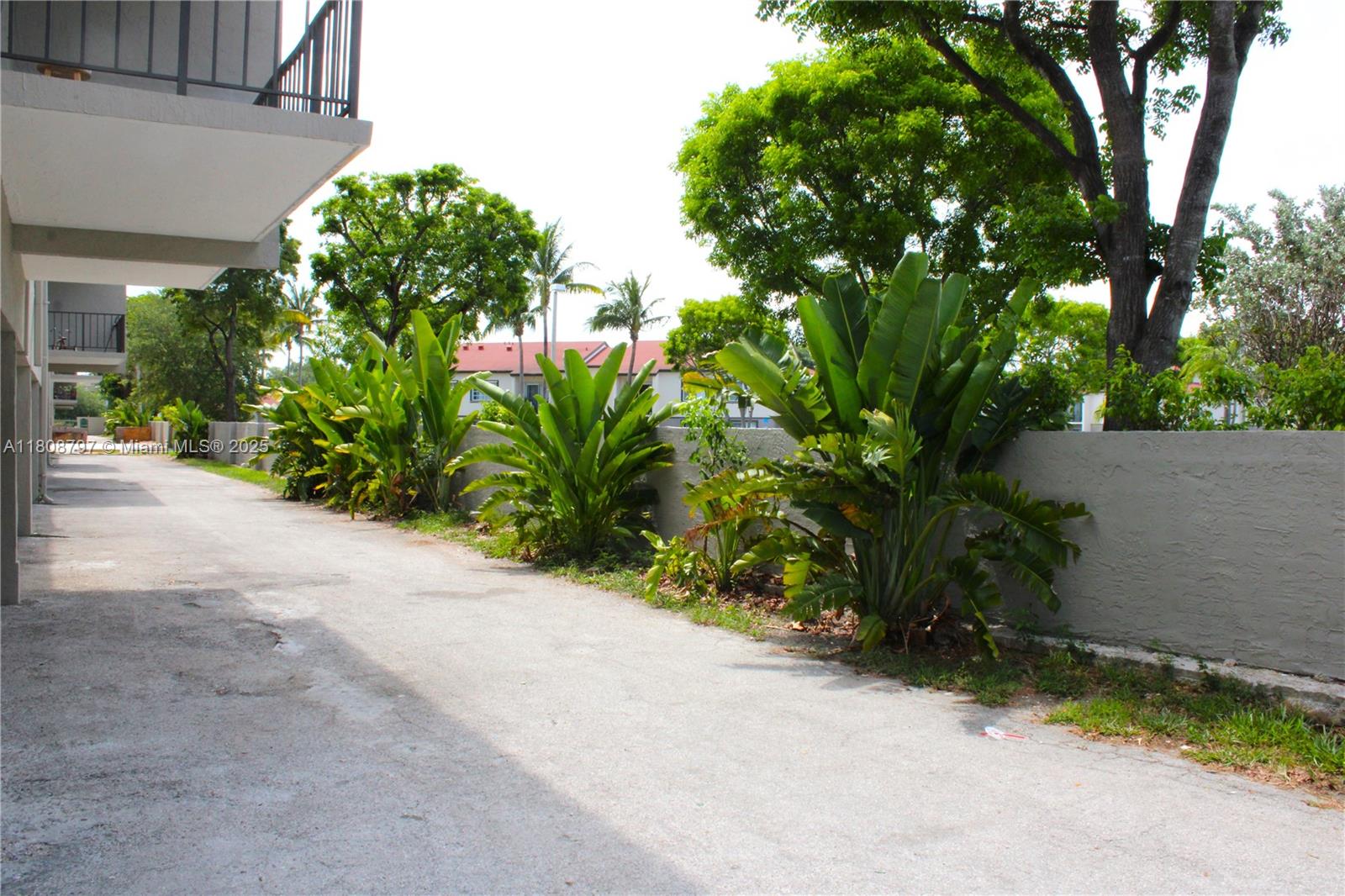 CONDADO REAL CONDO - Residential