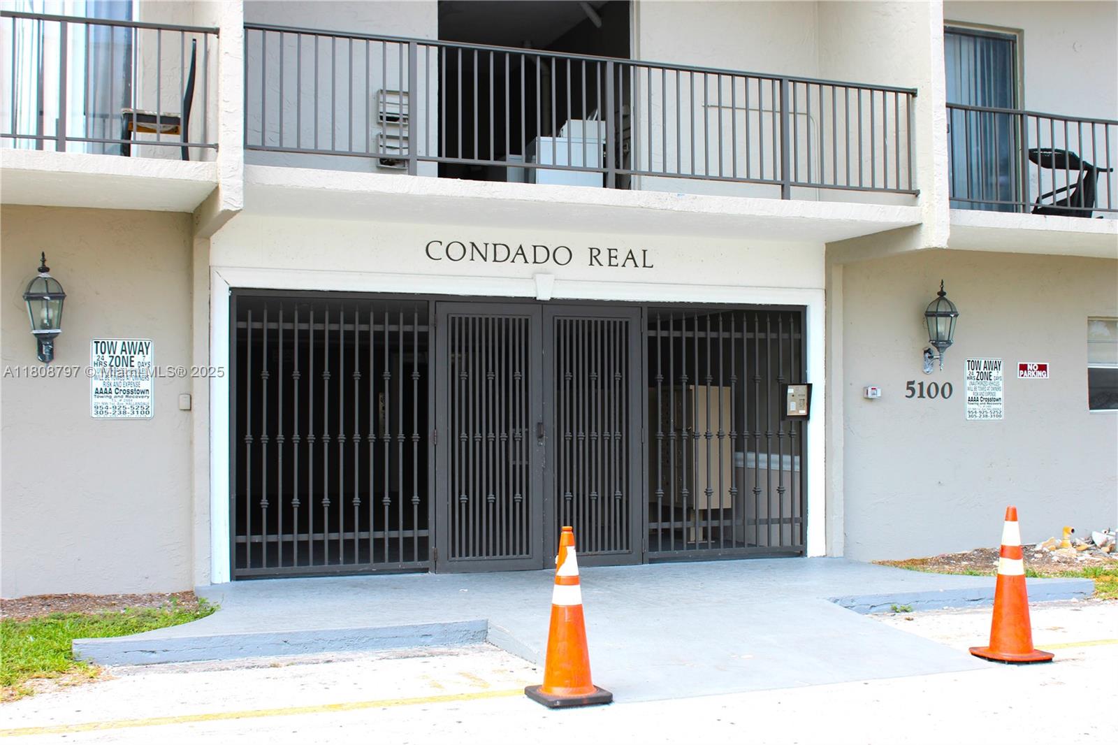 CONDADO REAL CONDO - Residential