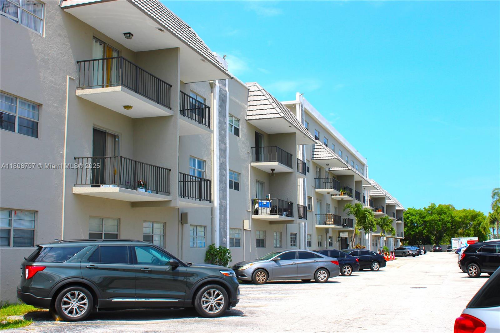 Property for Sale at 5100 Sw 41st St 214, Pembroke Park, Broward County, Florida - Bedrooms: 2 
Bathrooms: 2  - $244,999