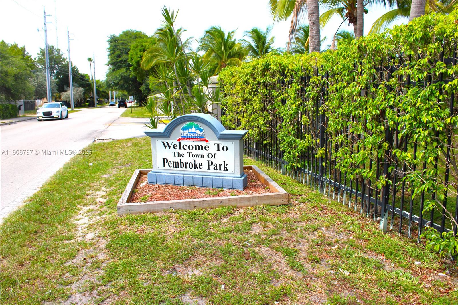 CONDADO REAL CONDO - Residential