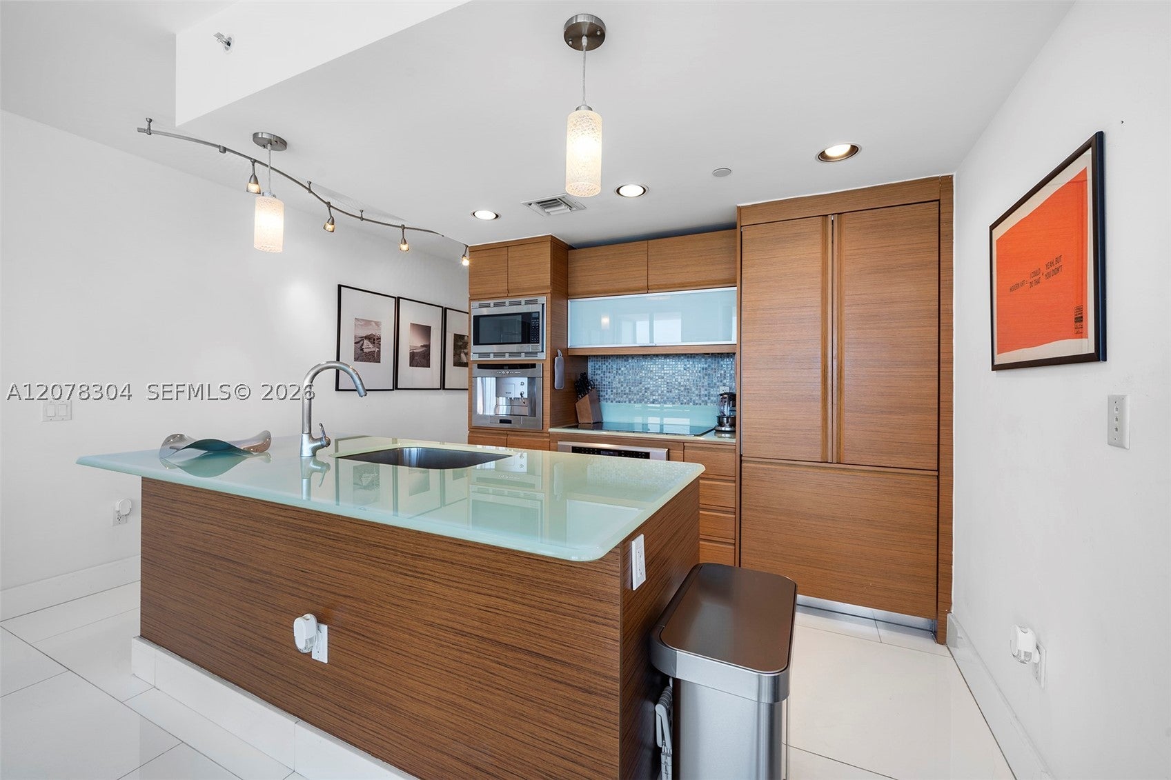 5875 Collins Ave 1001