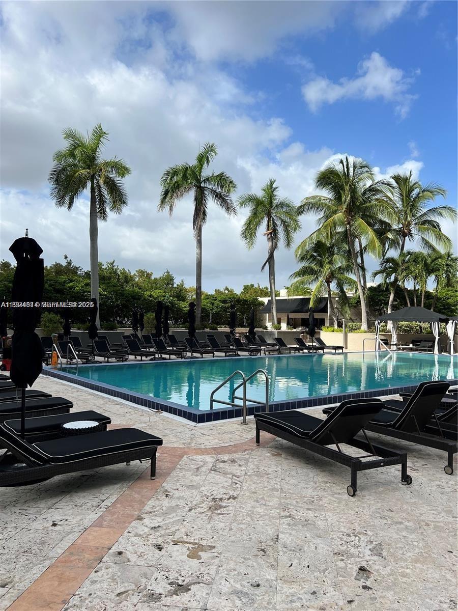 THE TOWER RESIDENCES COND - Residential