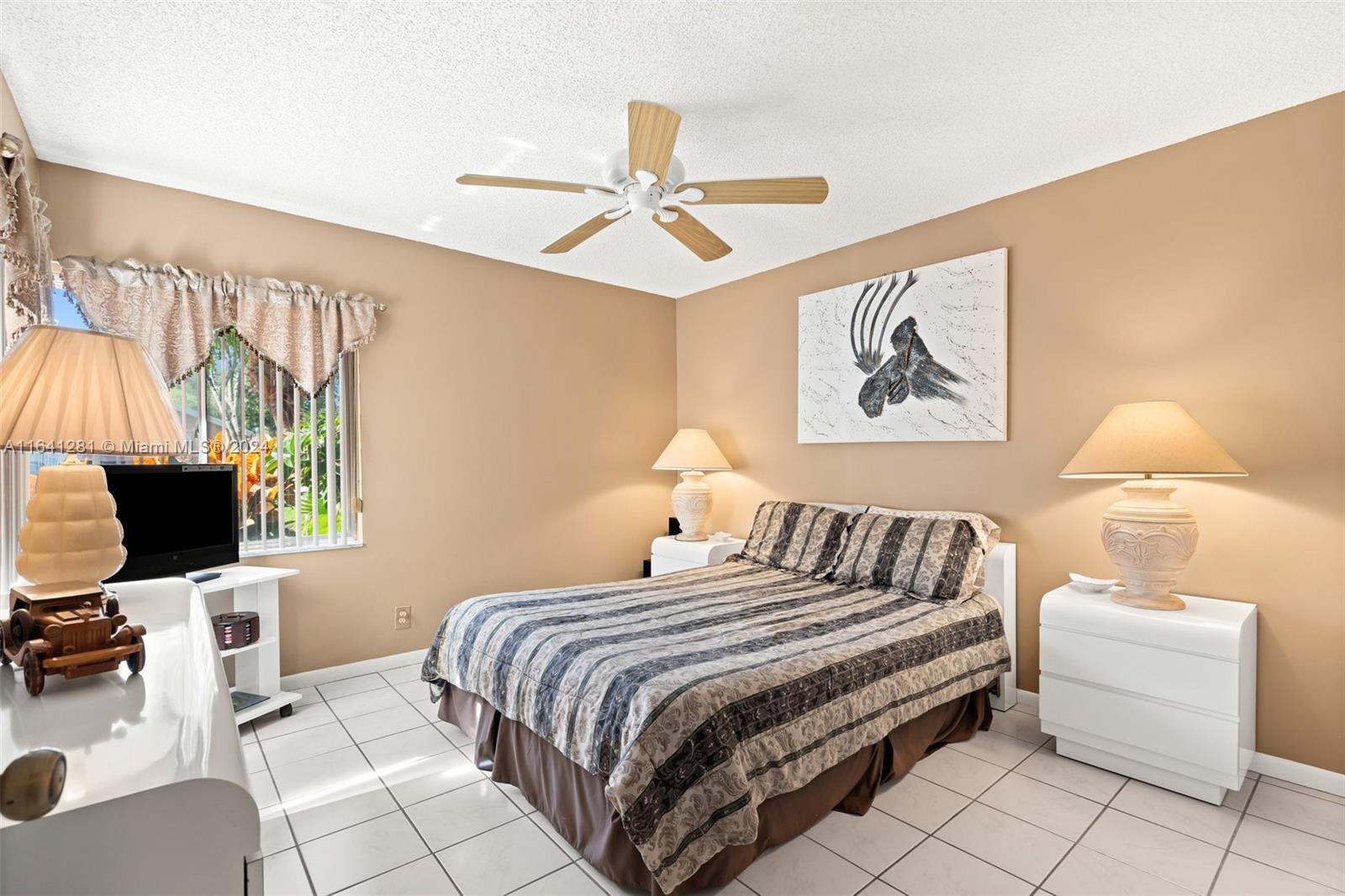 WHISPER WALK/EASTGATE - Residential