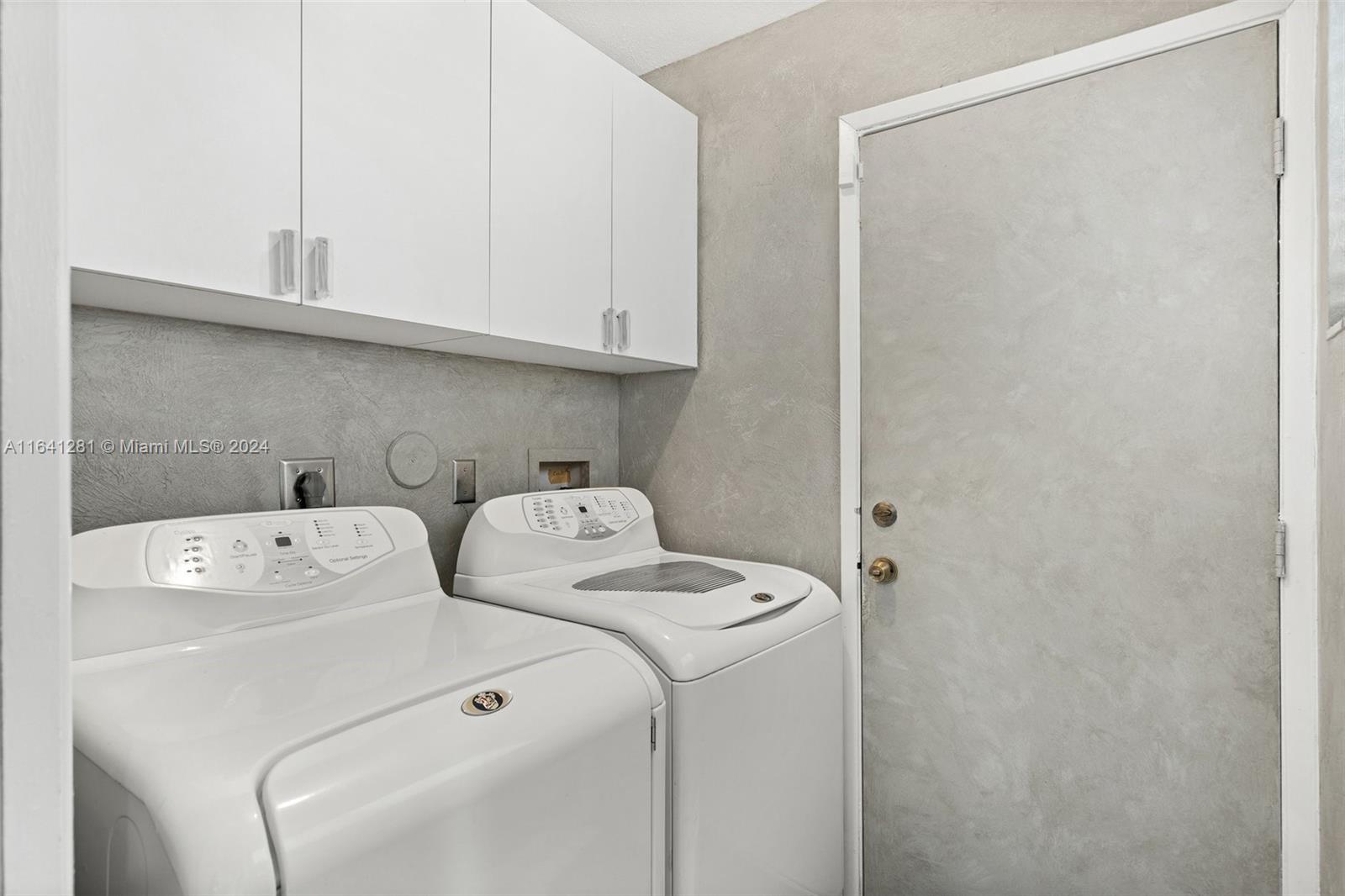 WHISPER WALK/EASTGATE - Residential