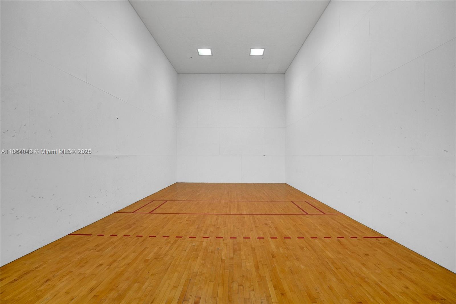 HAMPTONS WEST CONDO - Residential