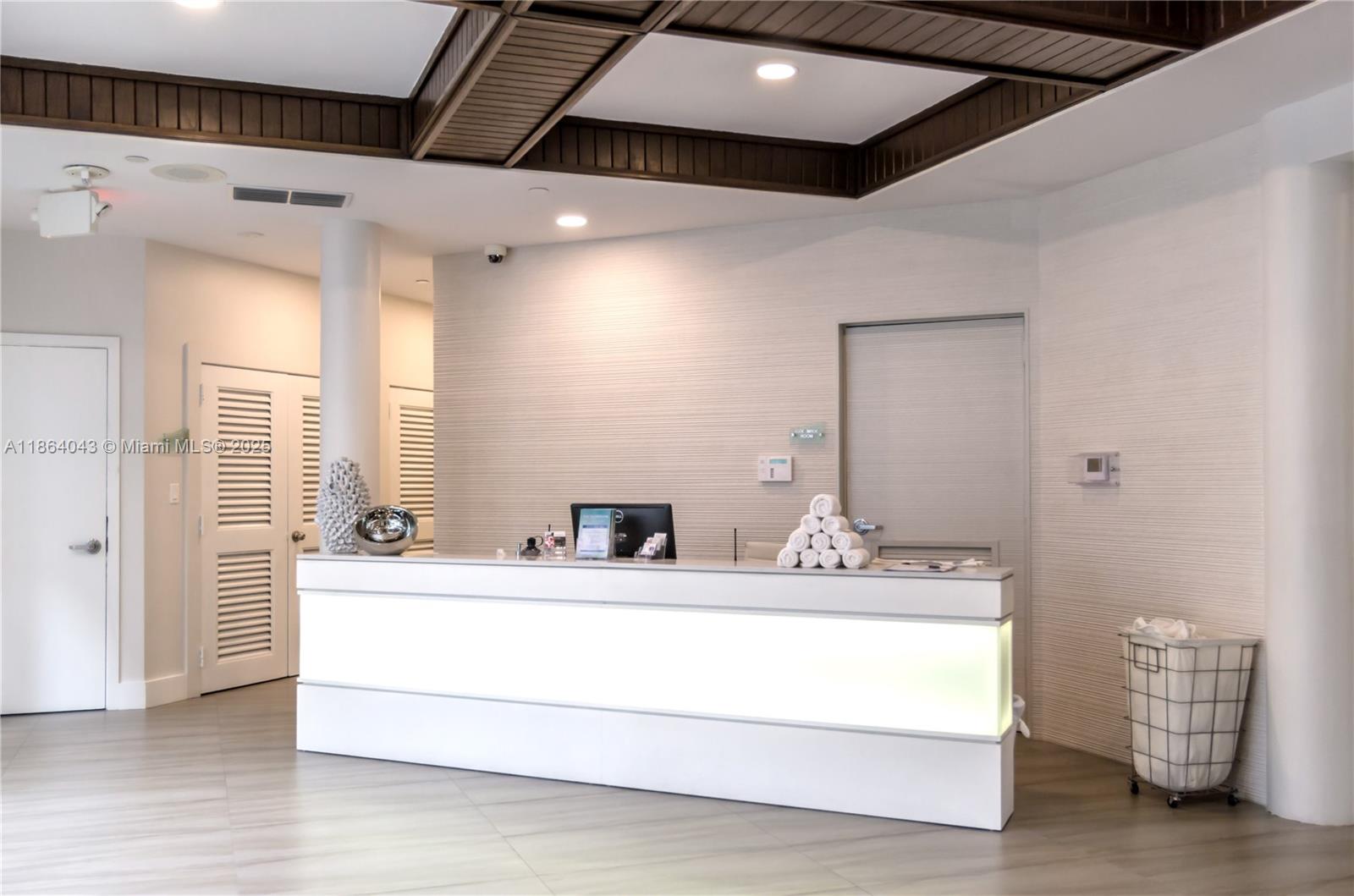 HAMPTONS WEST CONDO - Residential