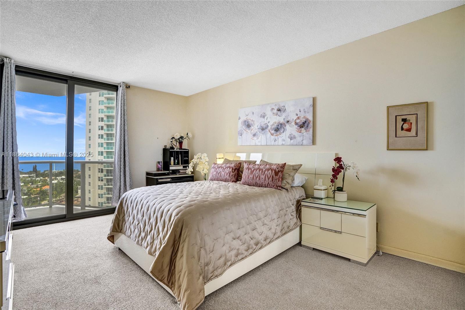 HAMPTONS WEST CONDO - Residential