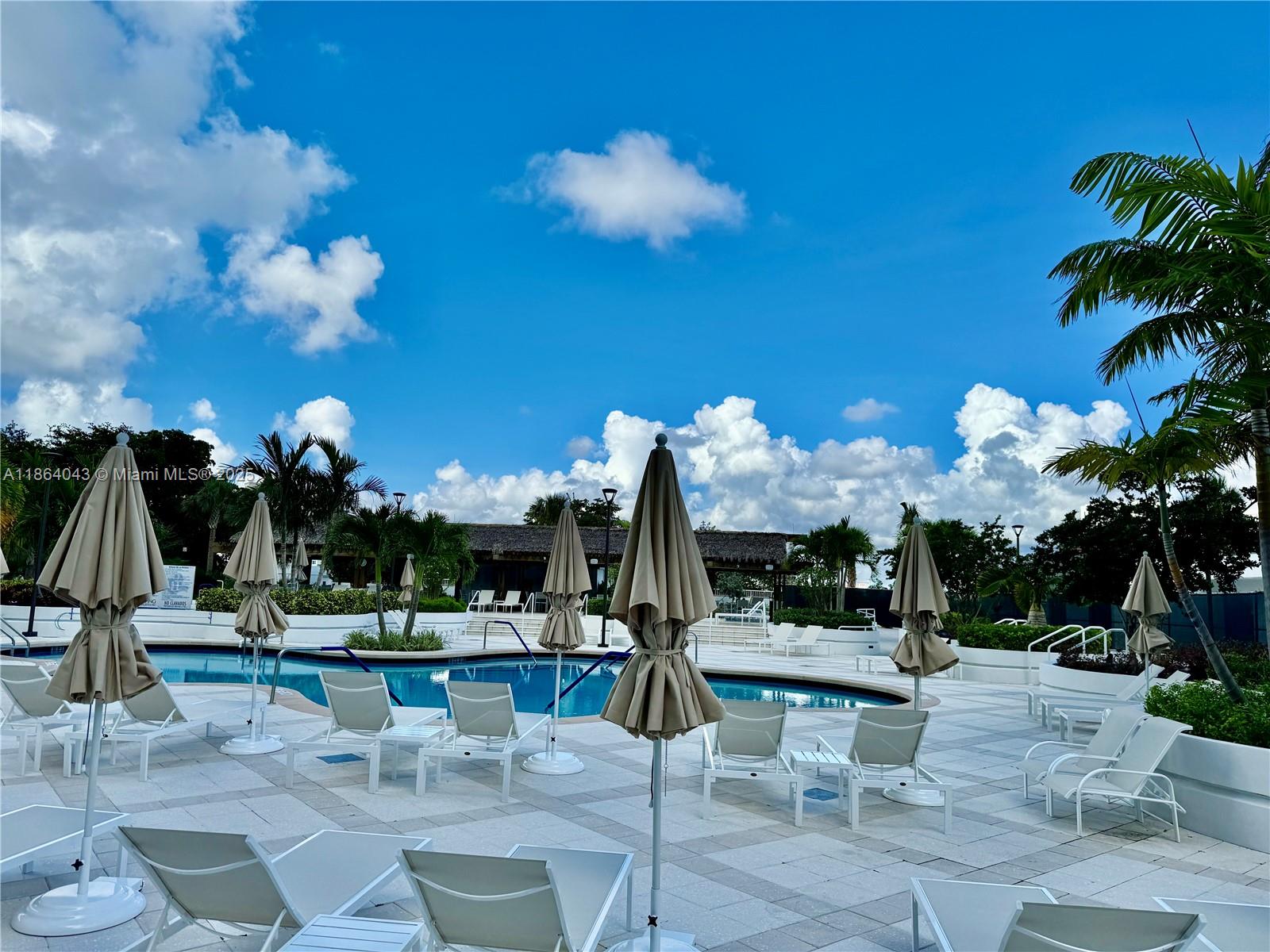 HAMPTONS WEST CONDO - Residential