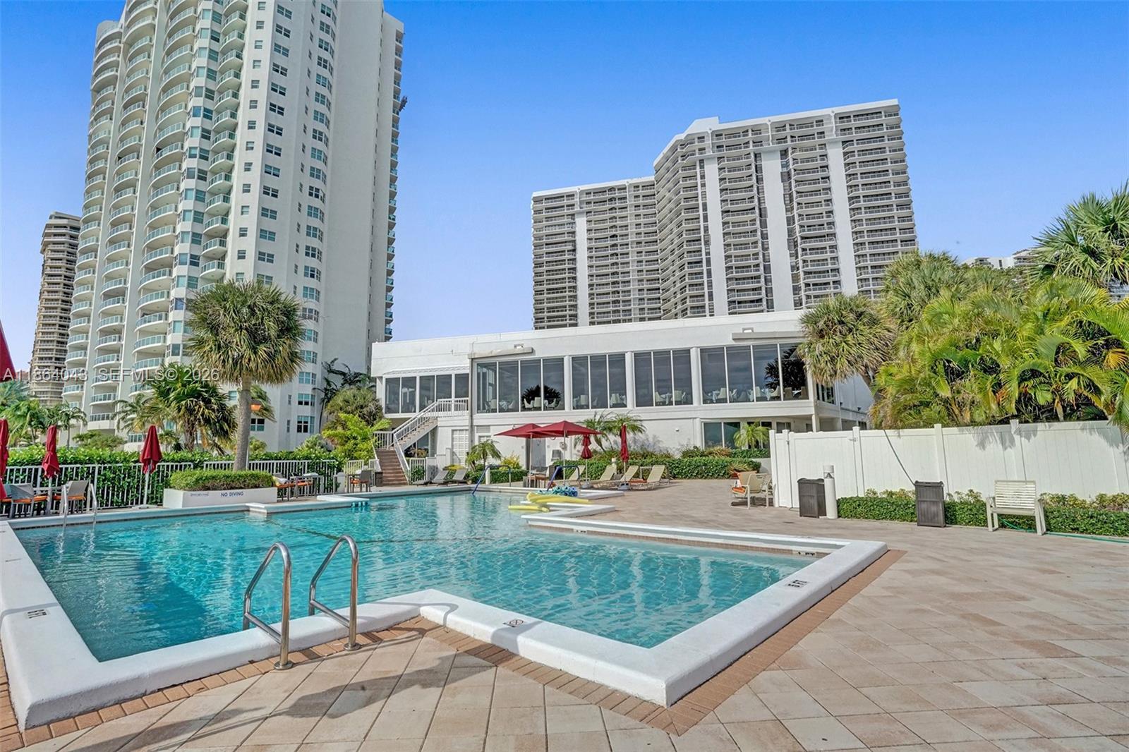 HAMPTONS WEST CONDO - Residential