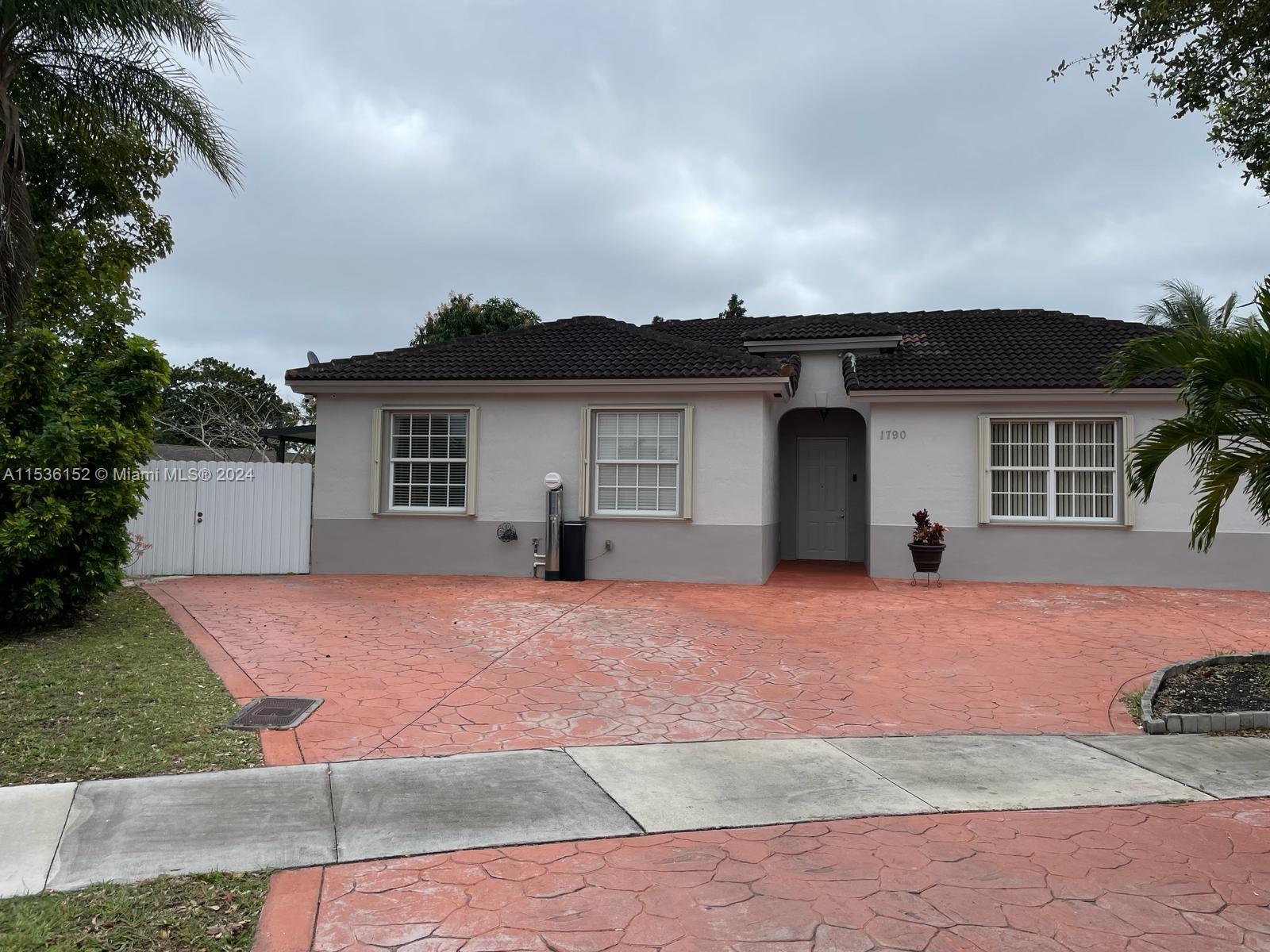 1790 Sw 3rd St St, Homestead, Miami-Dade County, Florida - 4 Bedrooms  
3 Bathrooms - 
