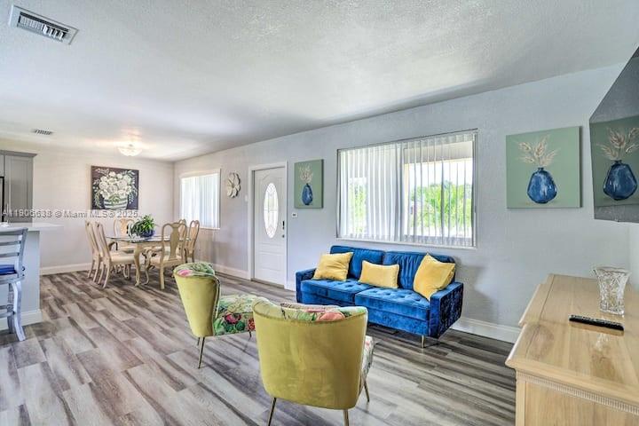 MANNING GARDENS 1ST ADDN - Residential Lease