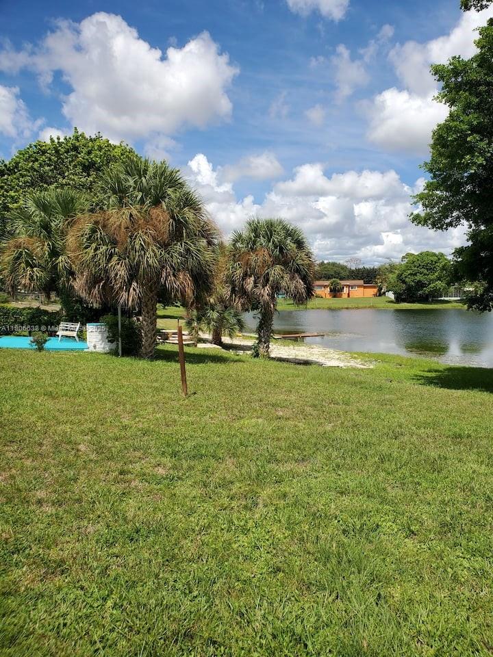 MANNING GARDENS 1ST ADDN - Residential Lease