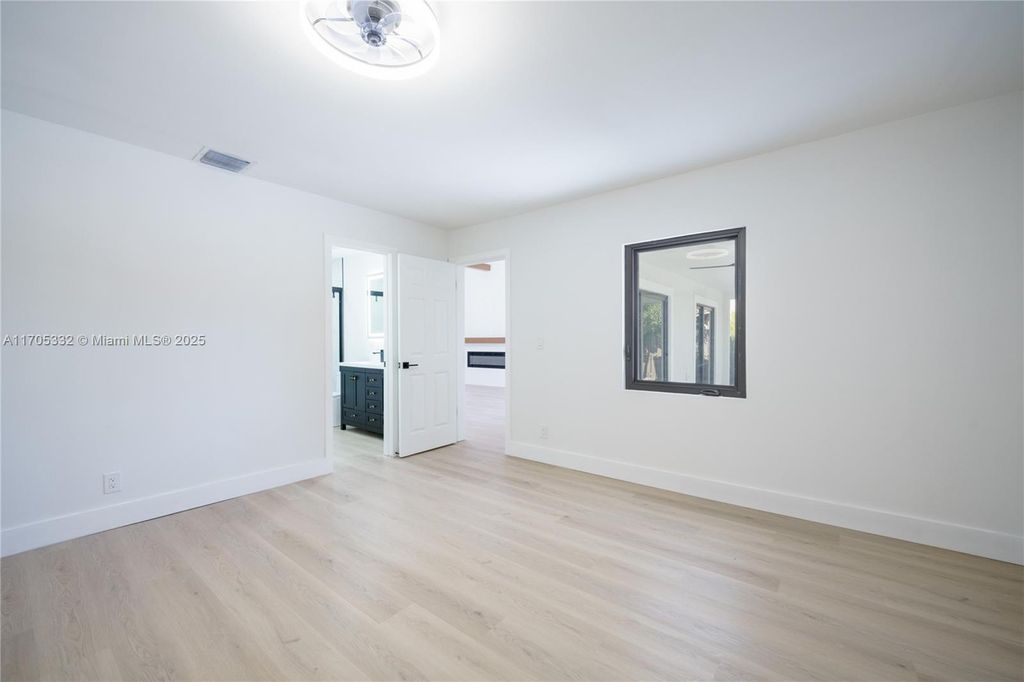 listing image 52