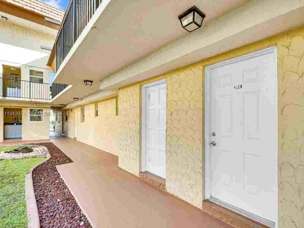 COURTYARDS AT KENDALL CON - Residential