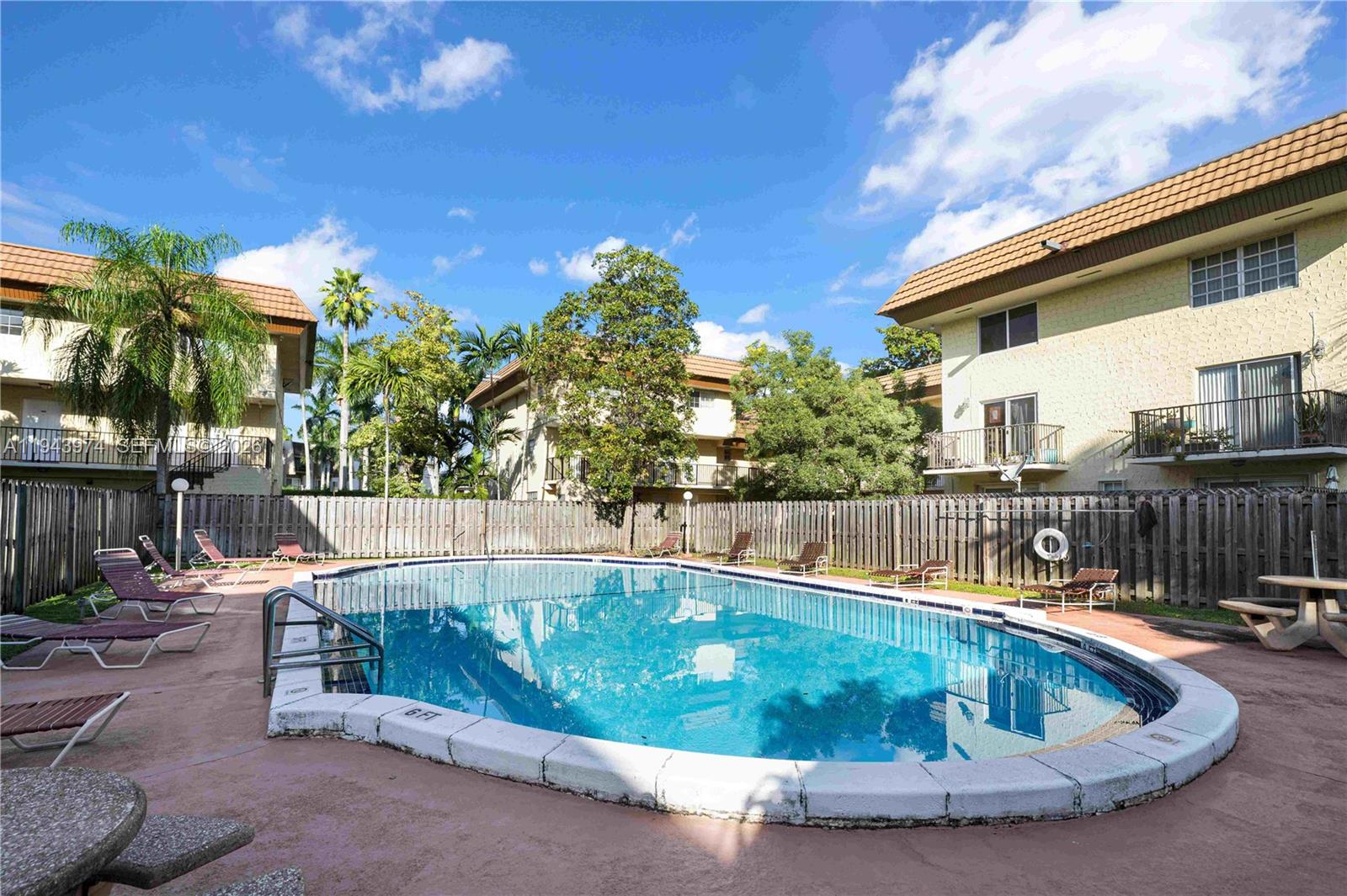 COURTYARDS AT KENDALL CON - Residential