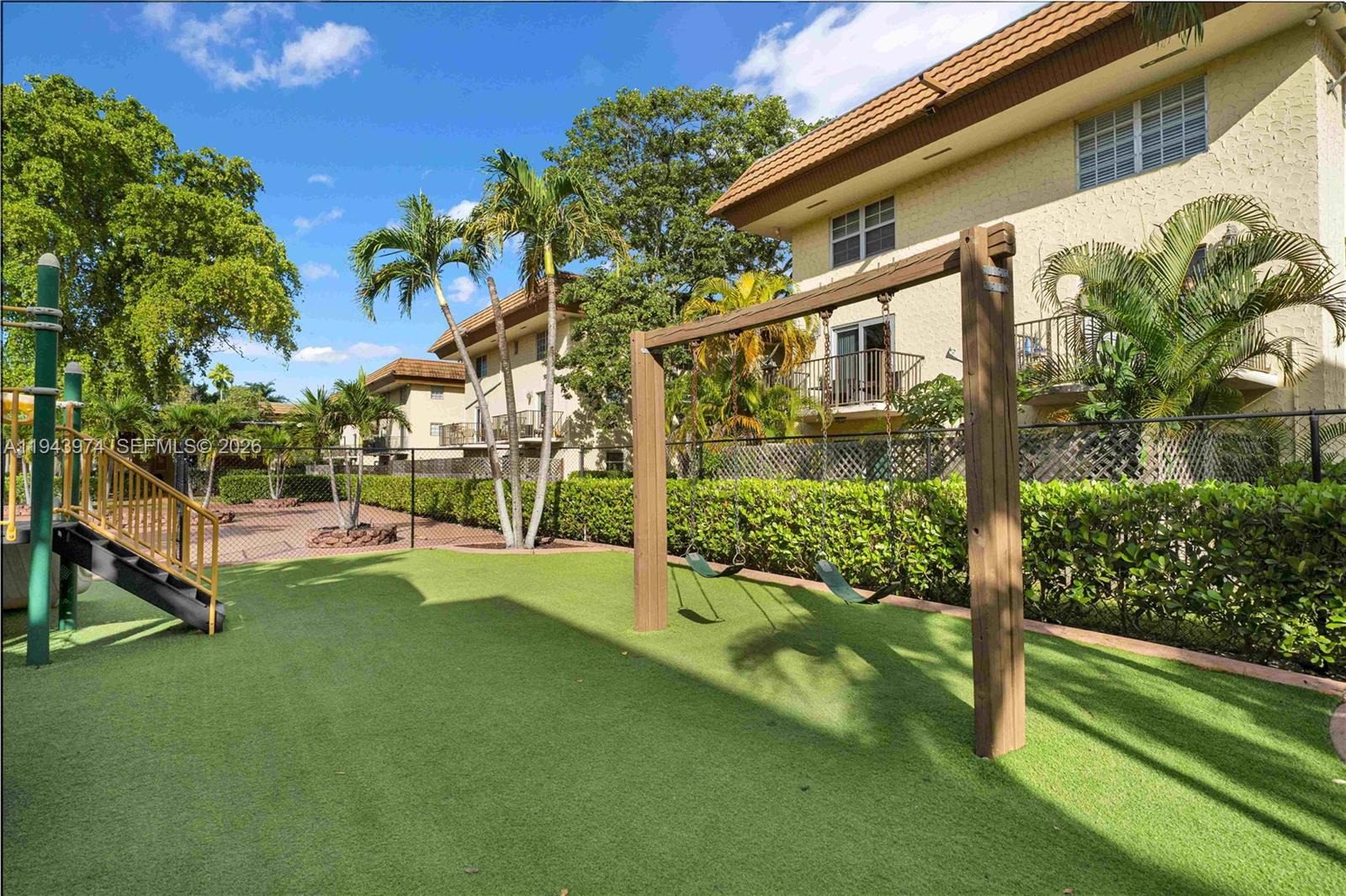 COURTYARDS AT KENDALL CON - Residential