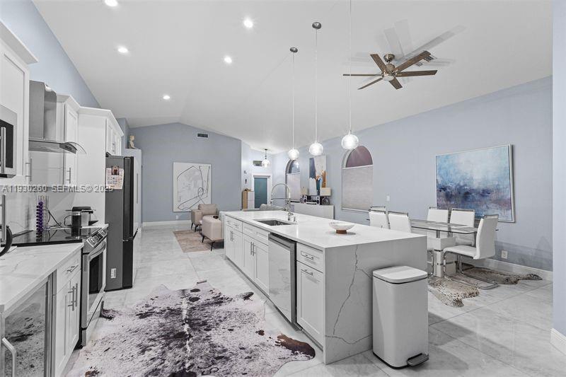 HOLIDAY SPRINGS EAST - Residential Lease