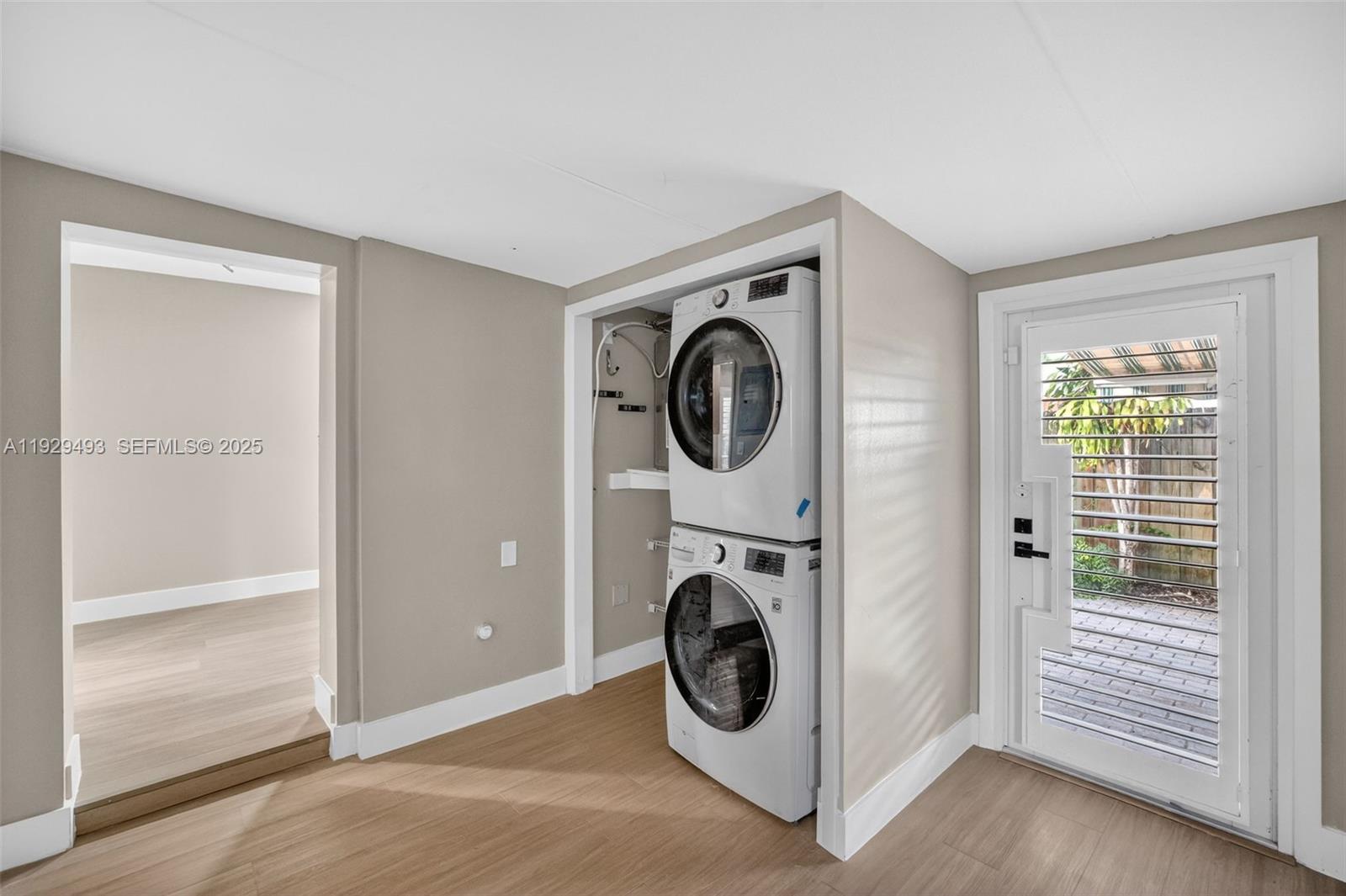 LAUDERDALE PARK 6-33 1/2 - Residential Income