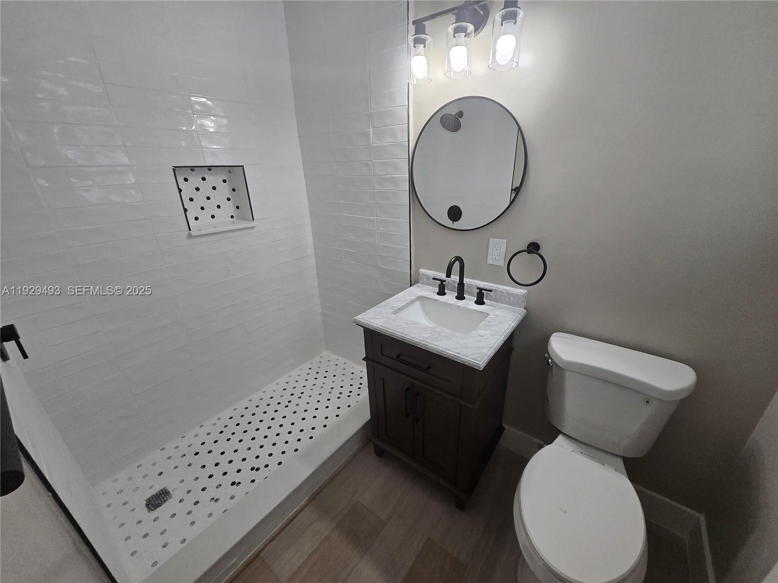 LAUDERDALE PARK 6-33 1/2 - Residential Income