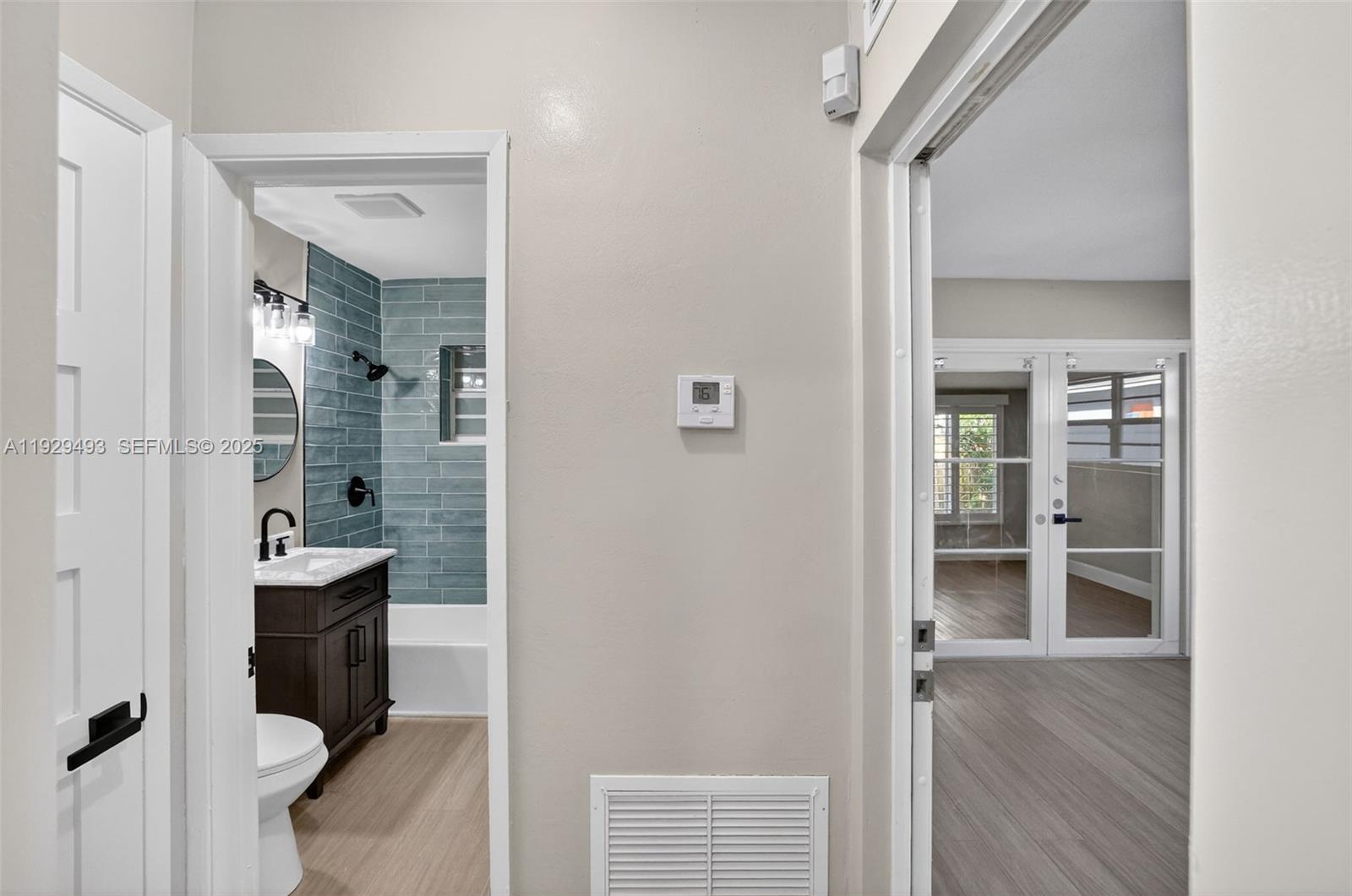 LAUDERDALE PARK 6-33 1/2 - Residential Income