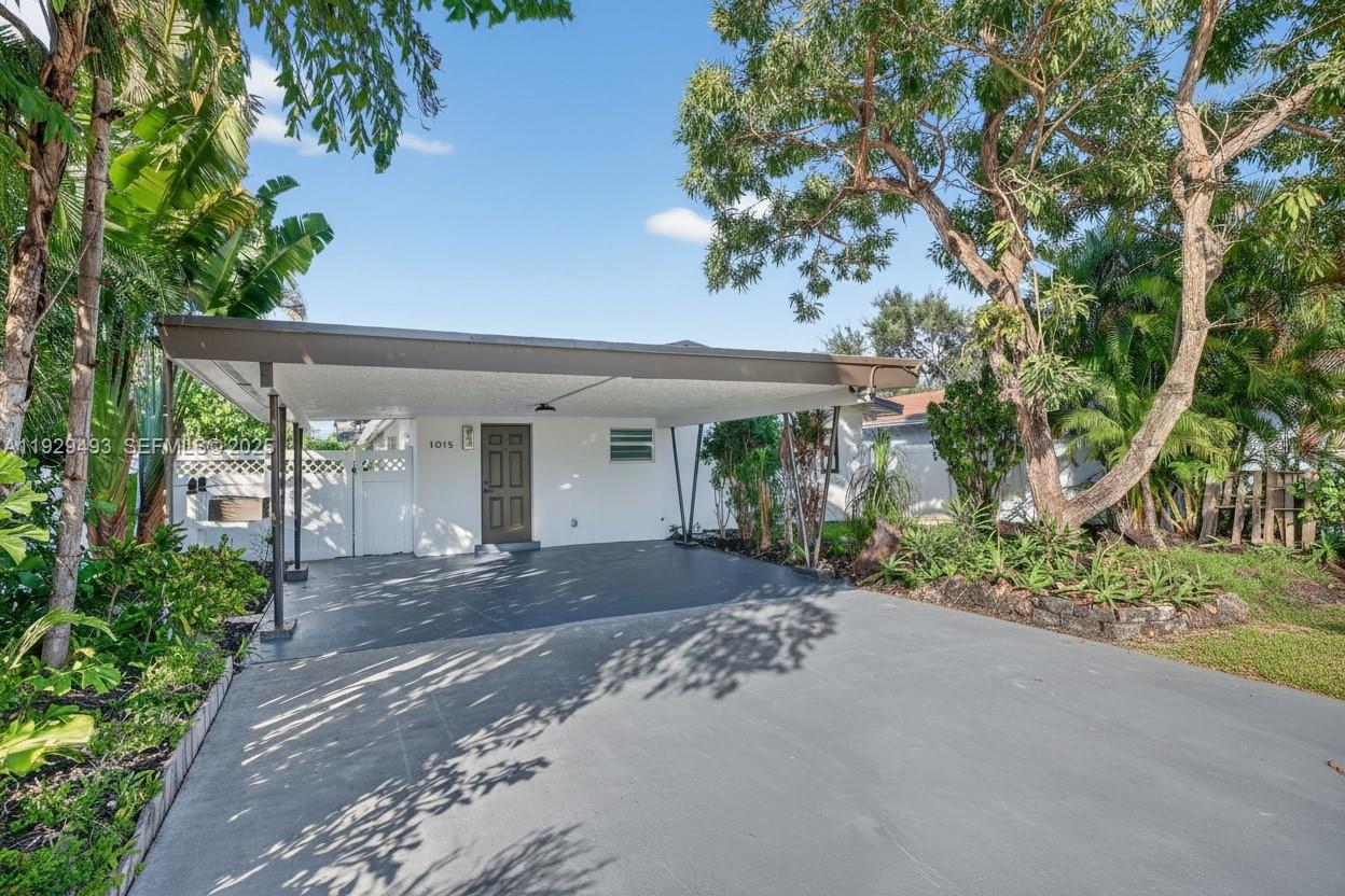 LAUDERDALE PARK 6-33 1/2 - Residential Income