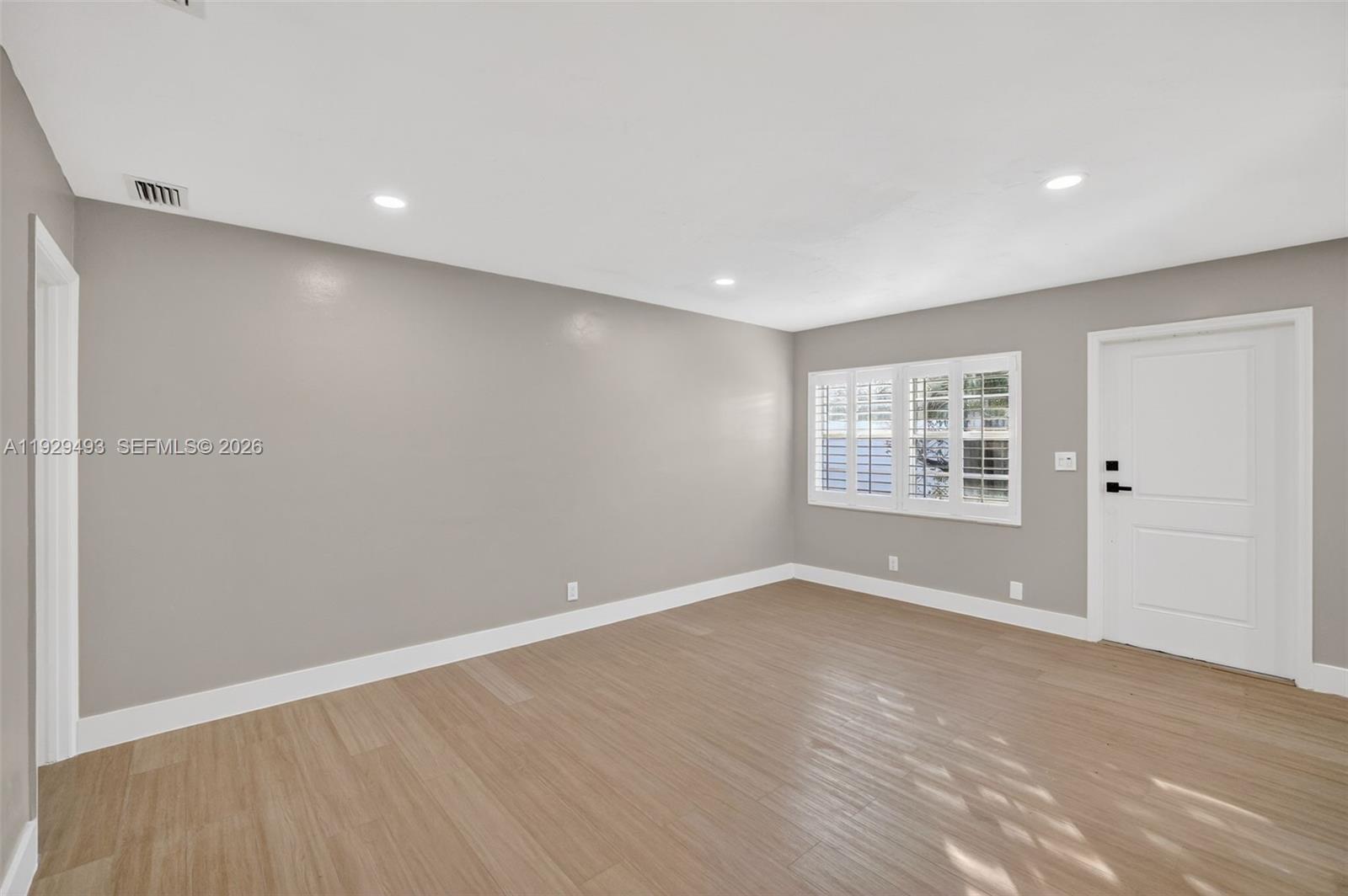 LAUDERDALE PARK 6-33 1/2 - Residential Income