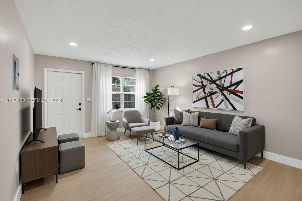 LAUDERDALE PARK 6-33 1/2 - Residential Income