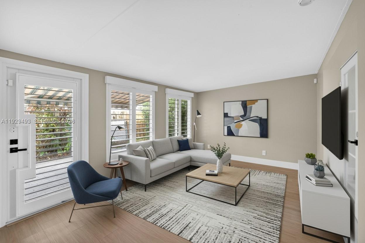 LAUDERDALE PARK 6-33 1/2 - Residential Income