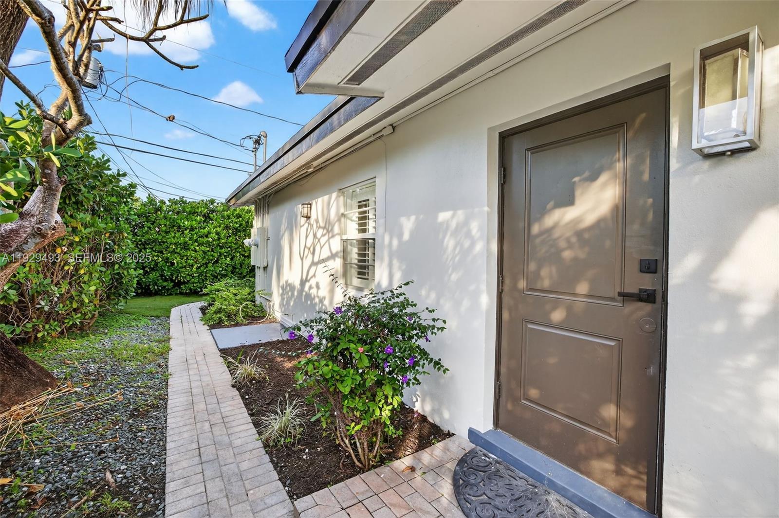 LAUDERDALE PARK 6-33 1/2 - Residential Income