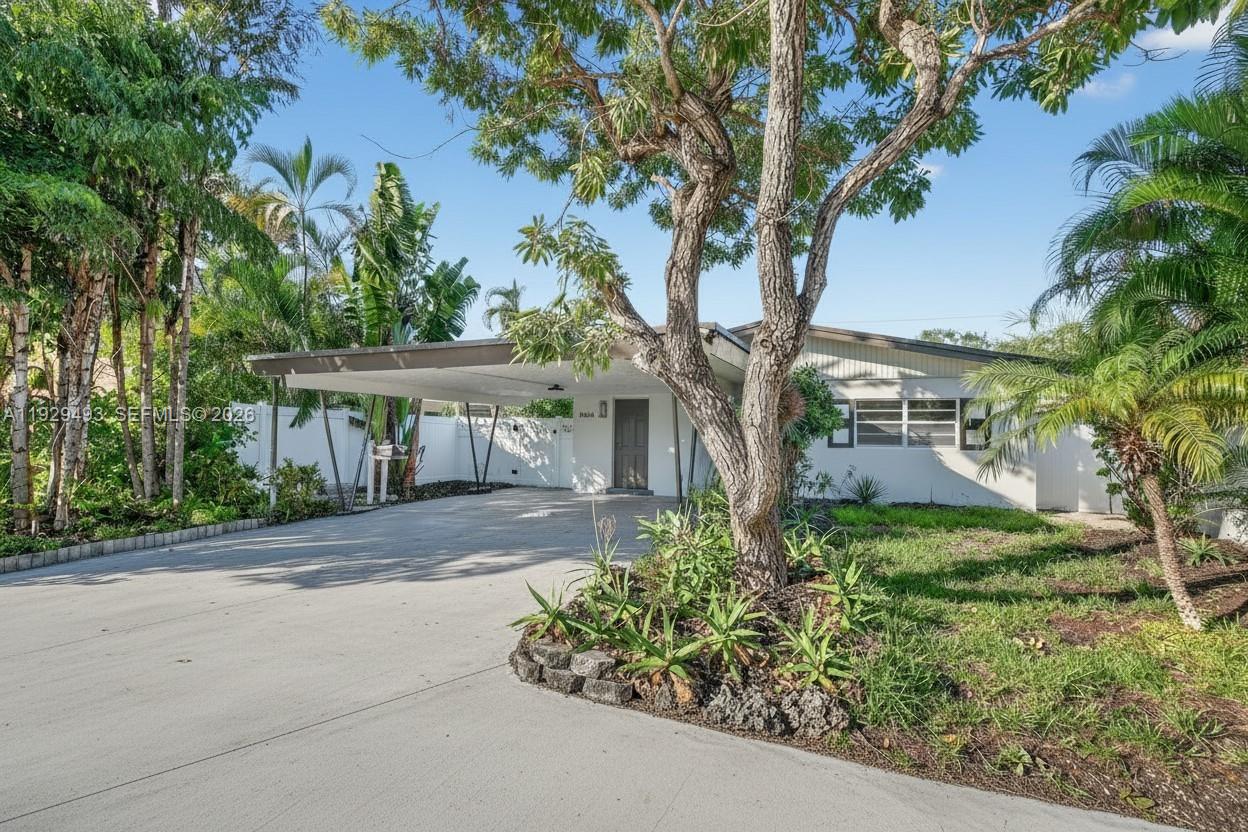 LAUDERDALE PARK 6-33 1/2 - Residential Income