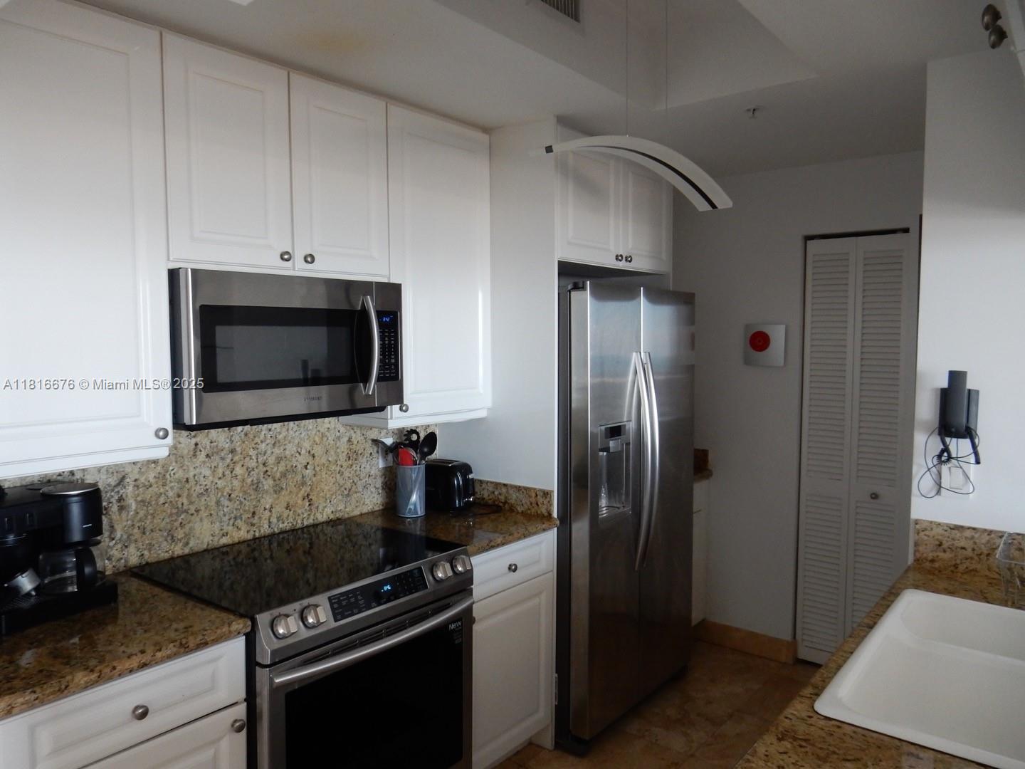 THREE TEQUESTA POINT COND - Residential Lease
