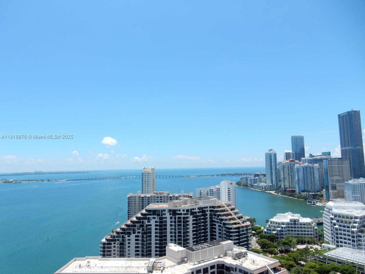 848 Brickell Key Dr 3303, Miami, Broward County, Florida - 1 Bedrooms  
2 Bathrooms - 
