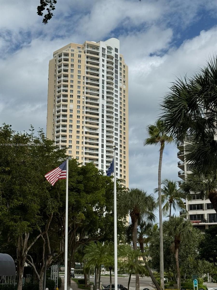 THREE TEQUESTA POINT COND - Residential Lease